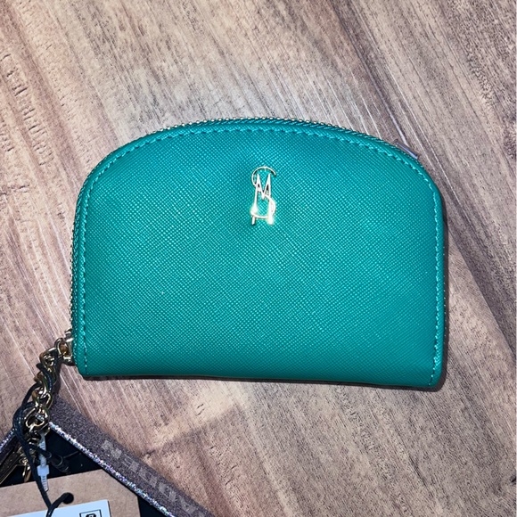 Steve Madden Boxed Dome Card Holder - Picture 1 of 4